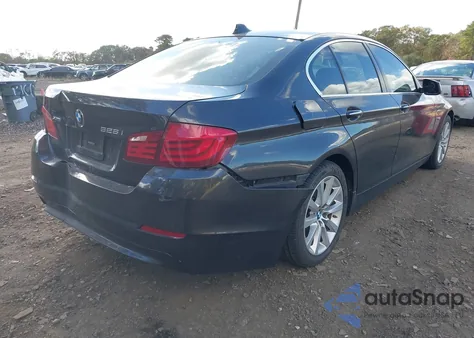 2013 BMW 528I xDrive z USA, uszkodzony, nr VIN WBAXH5C54DD108158